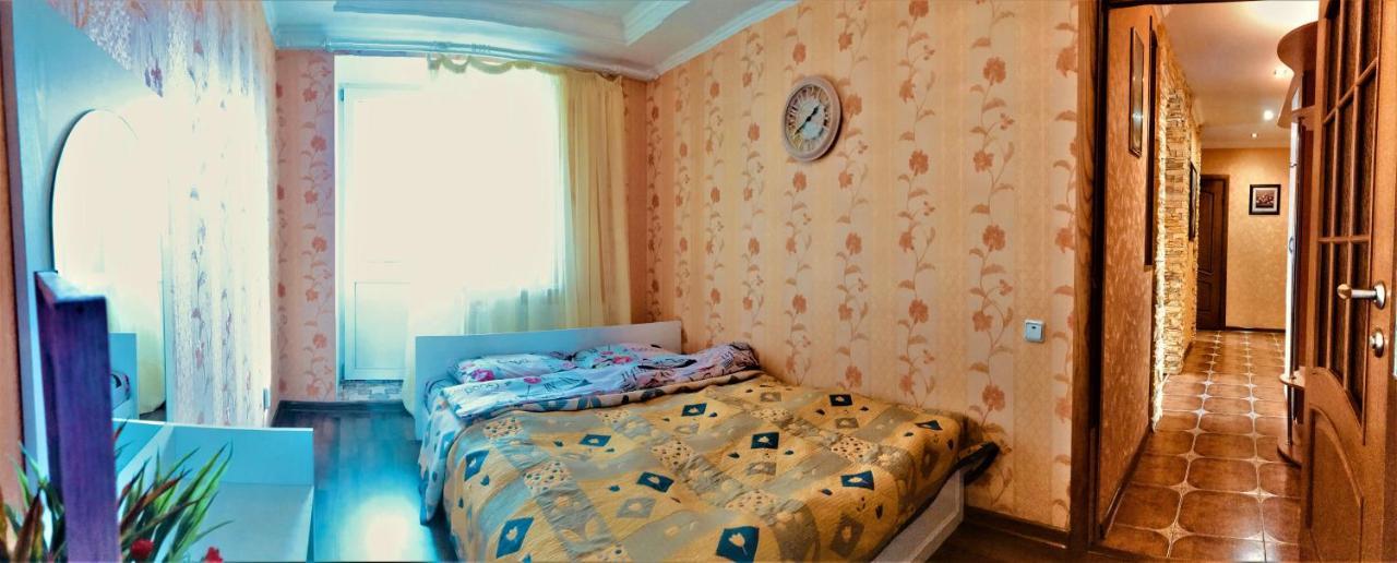 Семейные Апартаменты В Новом Районе У Софиевского Парка Umany Kültér fotó